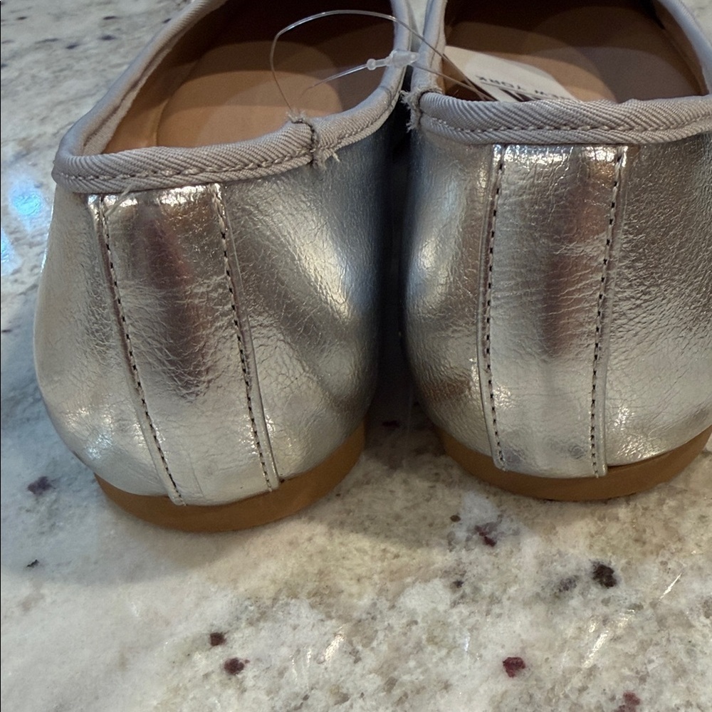 SM New York Metallic Silver Loafers - Picture 4 of 6